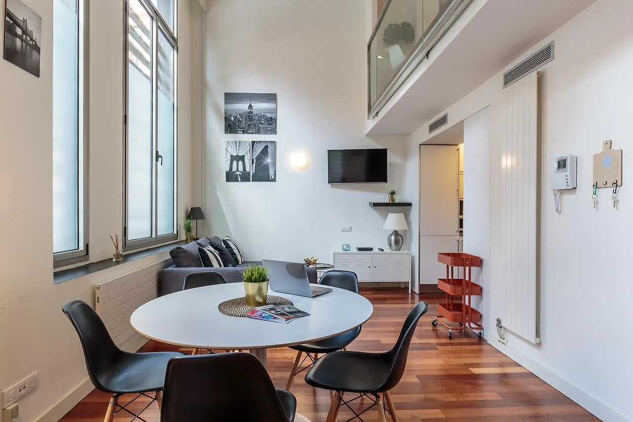 Modern And Trendy Duplex Next To Paseo De Gracia Apartment Barcelona 0*,